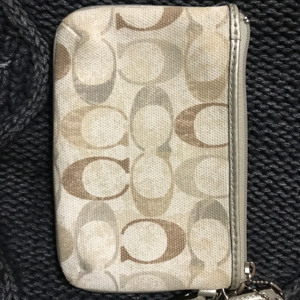 Coach wristlet - Picture 5 of 5